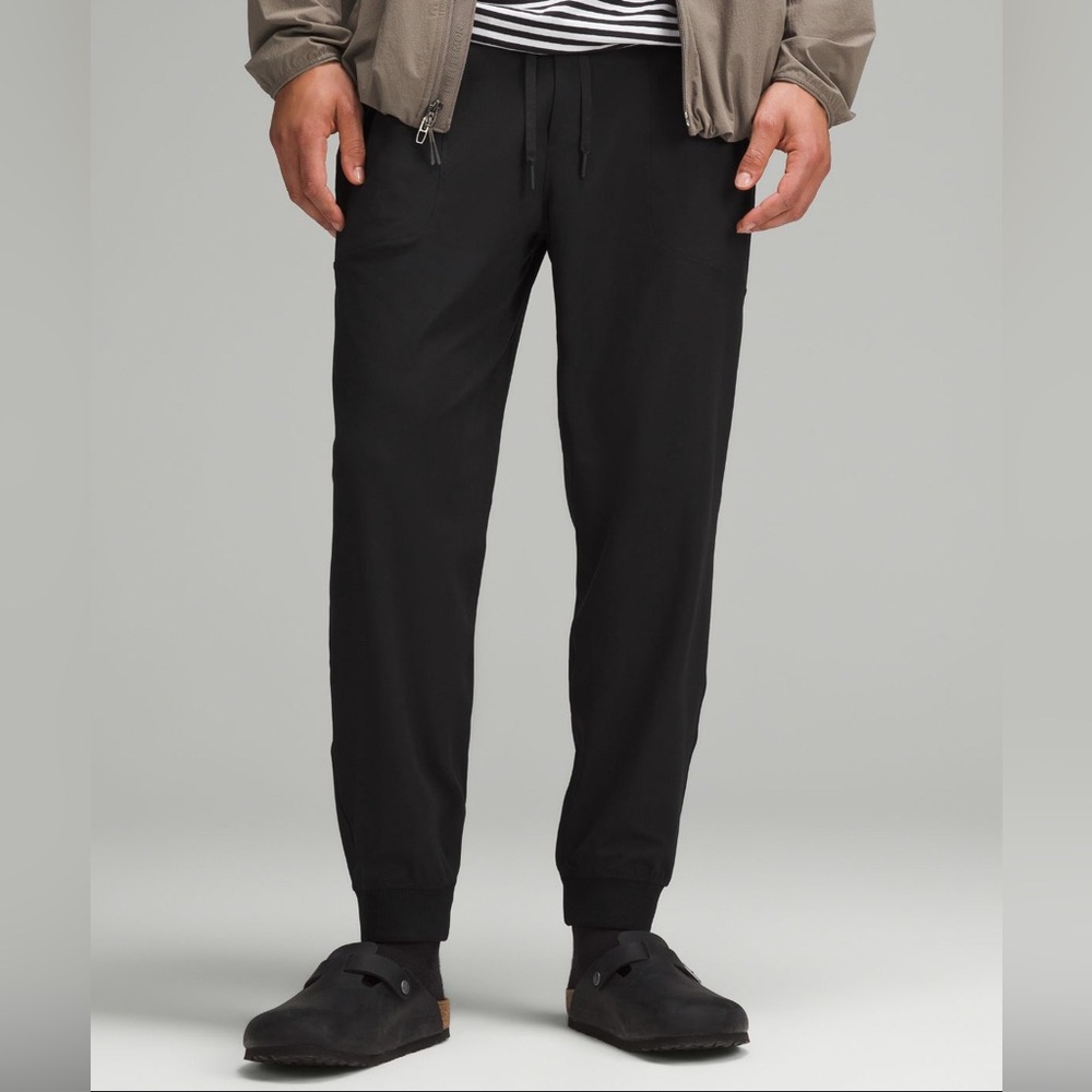 Lululemon men’s ABC jogger in black